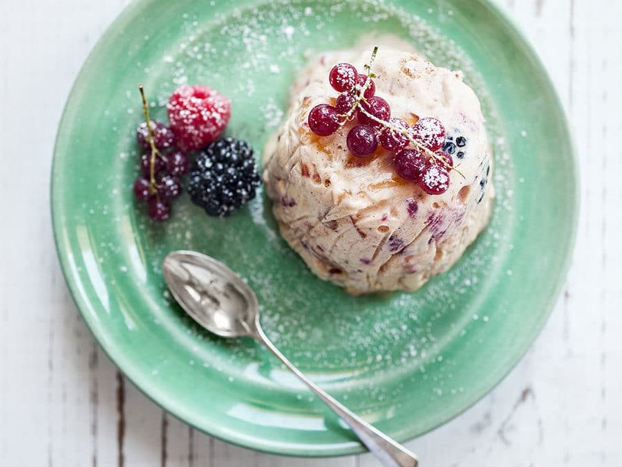 Frozen summer fruit pavlova puddings